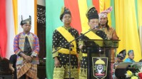 Bupati dan Wakil Bupati Rohil Dianugerahi Gelar Adat