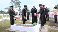 Wabup Inhil Ziarah dan Tabur Bunga di TMP Yudha Bhakti