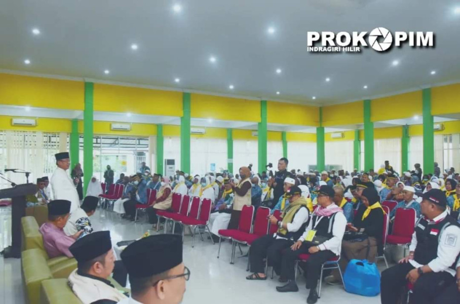 Bupati HM.Wardan yang didampingi Wabup H.Syamsuddin Uti, Ajak Jama'ah Haji Tingkatkan Semangat Beribadah.