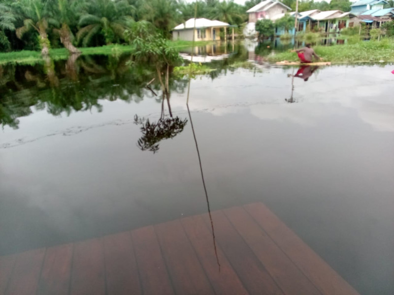 Puluhan Rumah Warga di Desa Lahang Hulu Tergenang Air