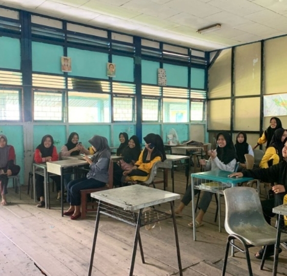 PIK R SMA 1 Keteman Berikan Contoh Positif