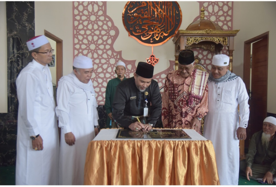 Bupati Inhil Resmikan Masjid Al-Hayati Jalan Haji Said Tembilahan