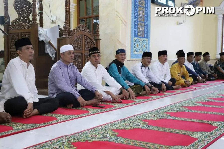 Pj.Bupati Herman Menyalurkan Sejumlah Bantuan