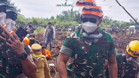 Kunjungan Kerja ke Rohil, Pangdam 1/ Bukit Barisan ( BB ) Memastikan Penanganan Karhutla Berjalan Dengan Baik.