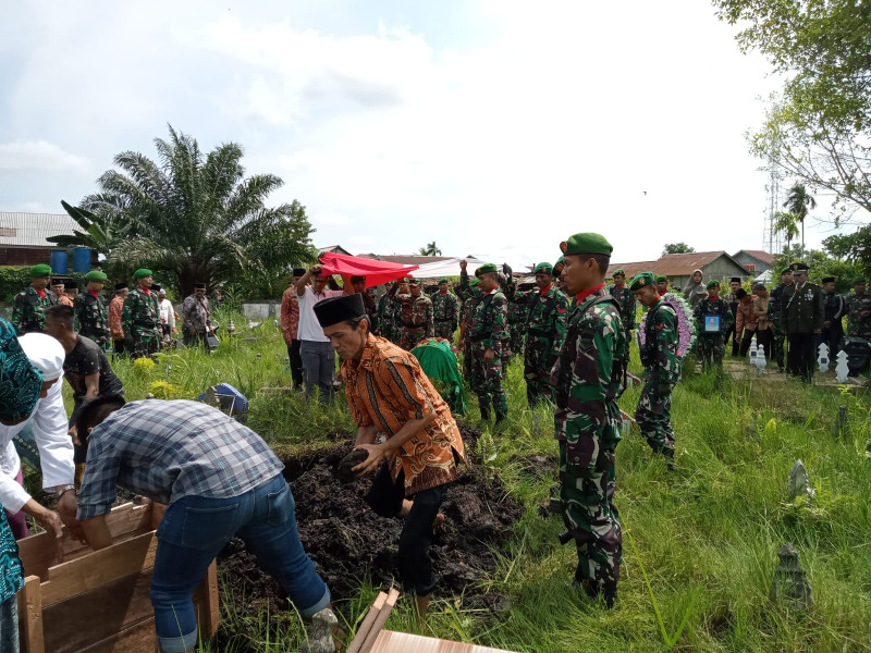 Pemakaman Secara Militer terhadap Purnawirawan TNI AD Kopka