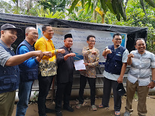 Pokdakan Binaan Unisi Terima Bantuan Alat Budi Daya Ikan dari Kemdiktisaintek RI