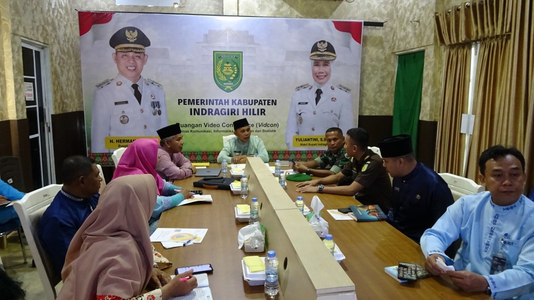 Bupati Inhil Ikuti Rakor Pengendalian Inflasi Daerah Bersama Kemendagri Secara Virtual.