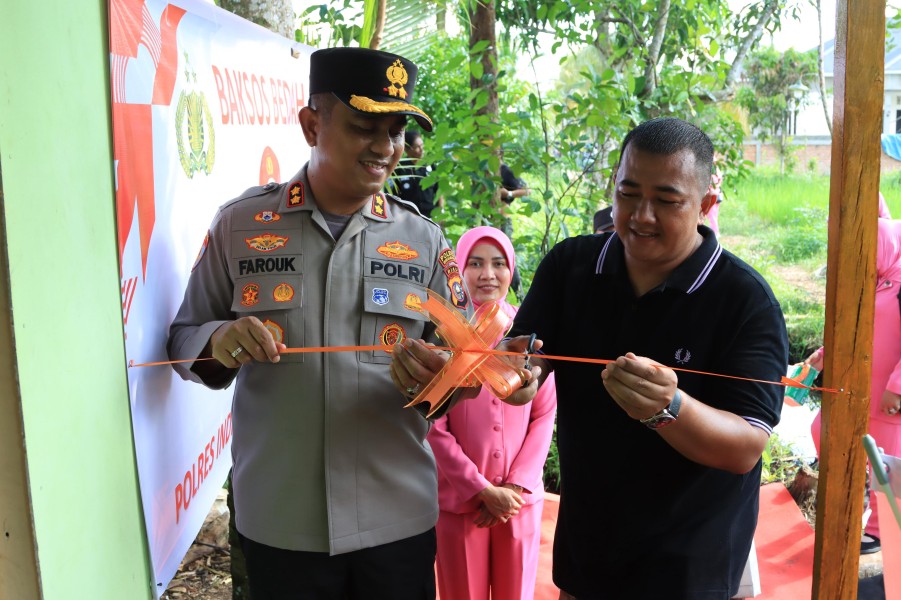 Polres Inhil dan Pengusaha Resmikan Rumah Hasil Bedah