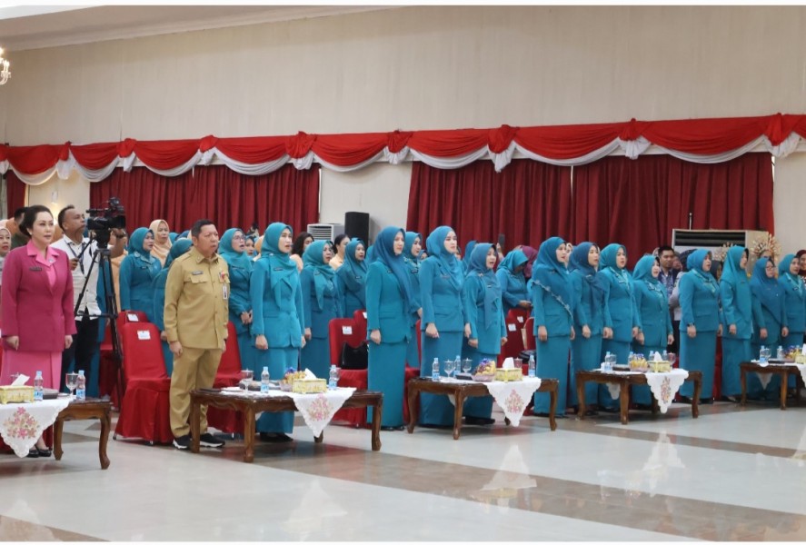 Ketua TP PKK Inhil Hj. Katerina Susanti Herman Hadiri Puncak Peringatan HKG PKK ke-53 Tingkat Provinsi Riau Tahun 2025