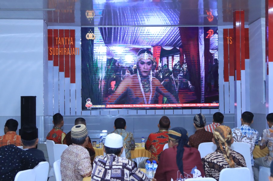 Polres Inhil Gelar Nobar Wayang Kulit Virtual