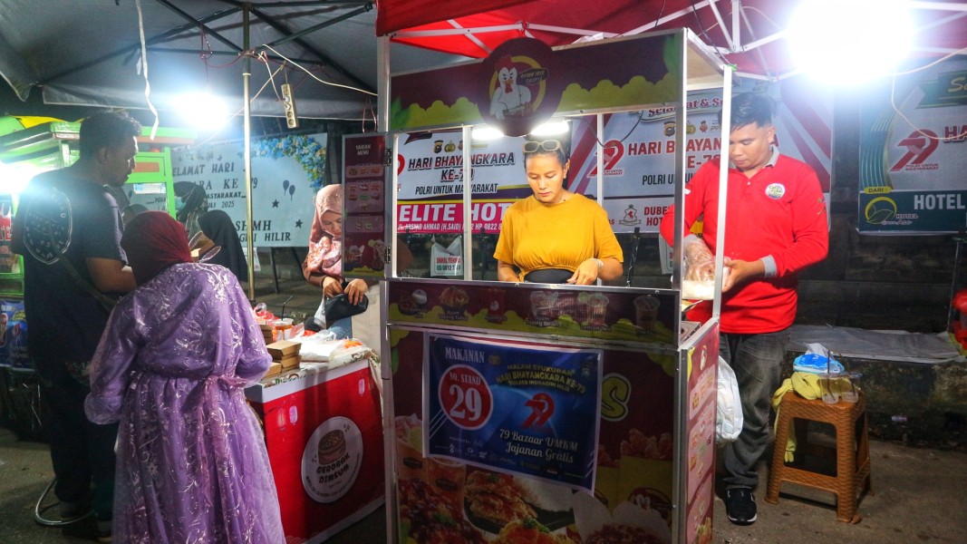 Gelar Bazar UMKM & Jajanan Gratis dalam Syukuran Hari Bhayangkara ke-79 