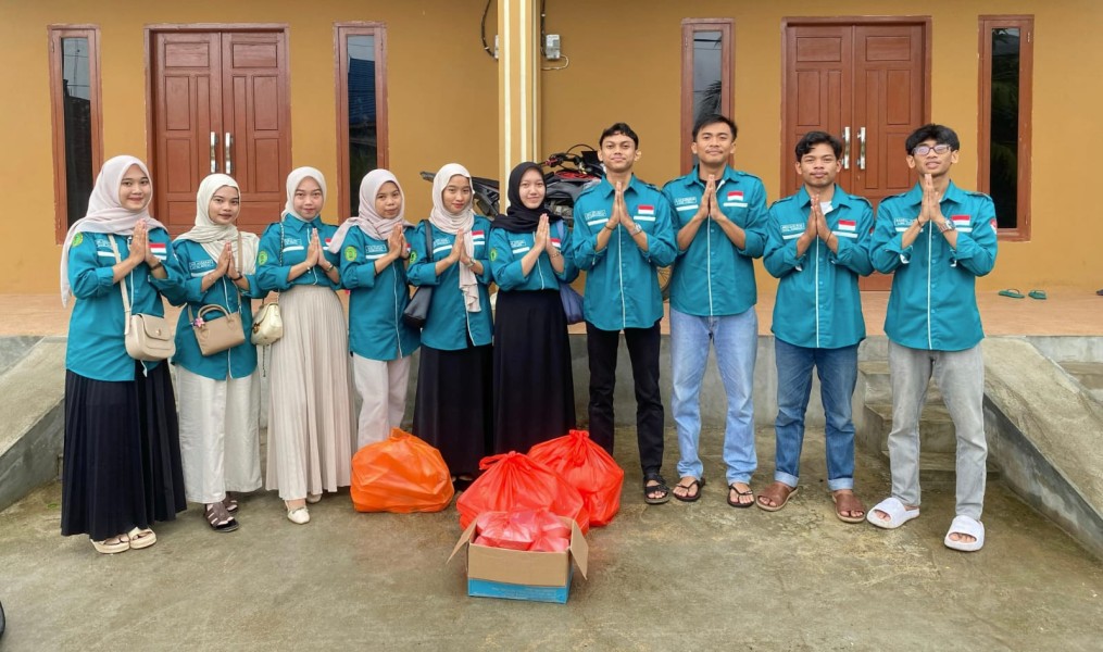 Bem Fiai Unisi Berbagi di Kota Tembilahan