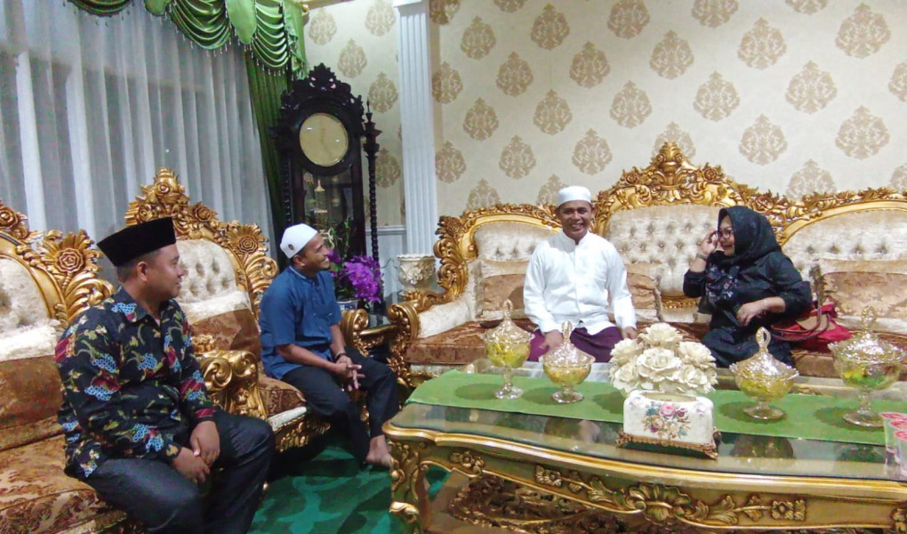 Pembina, Ketua Yayasan dan Rektor Unisi Kunjungi Kediaman PJ Bupati Inhil