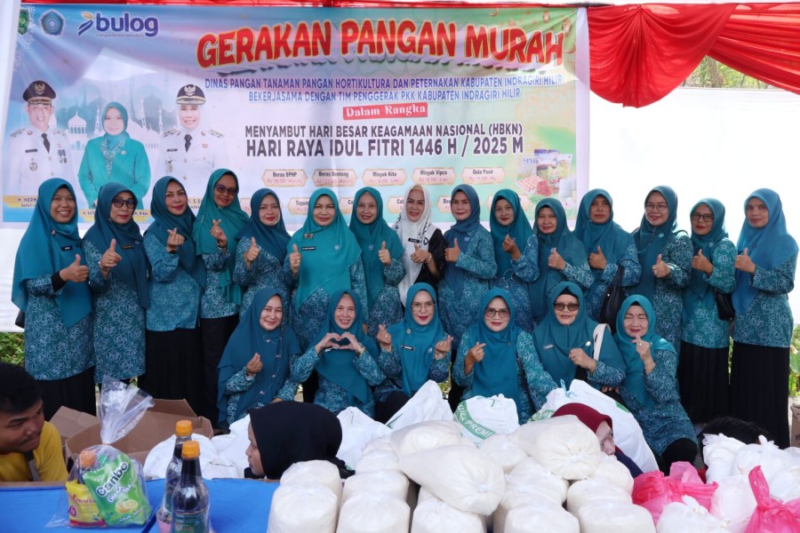 Ketua TP PKK Inhil, Hj. Katerina Susanti Tinjau Gerakan Pangan Murah