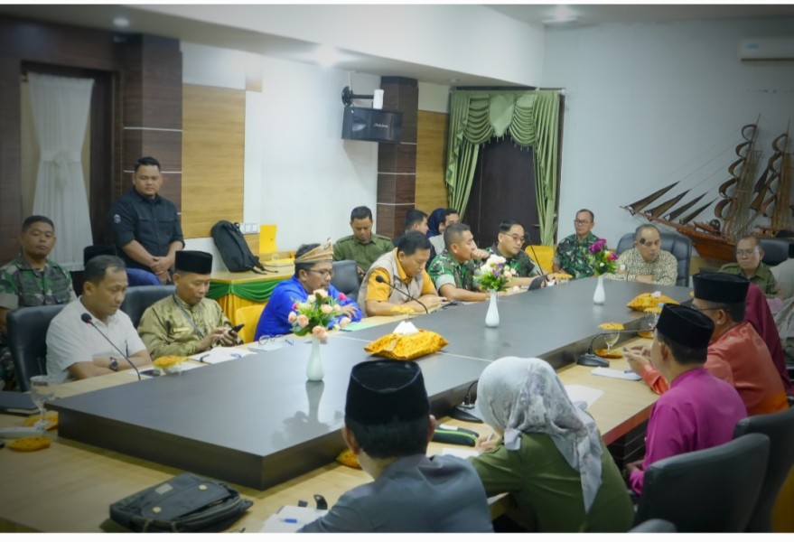 Bupati Inhil H.Herman SE.MT Pimpin Pertemuan Dengan Satgas Swasembada Pangan Riau.