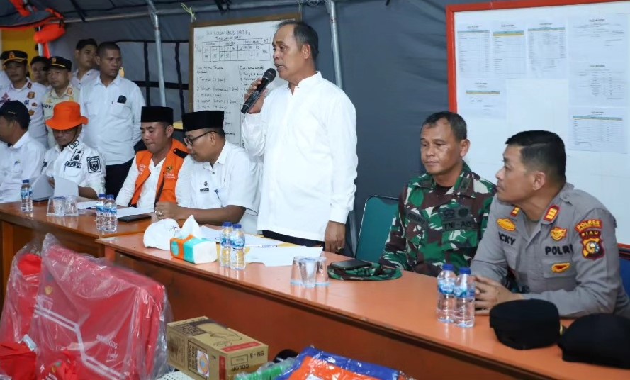 Pj. Bupati Inhil Tinjau Lokasi Bencana Alam Abrasi dan Serahkan Bantuan Untuk Masyarakat Korban Terdampak