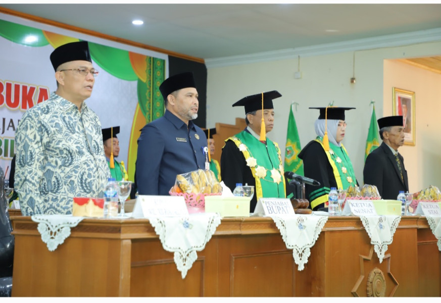 Pj. Bupati Inhil Menghadiri Wisuda Ke – XXVIII Program Sarjana STAI Auliaurrasyidin Tembilahan