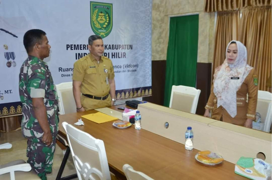 Pj Bupati Inhil Ikuti Rakor Pengendalian Inflasi Melalui Zoom Meeting