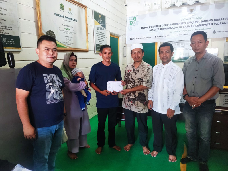 Baznas Inhil Berikan untuk Balita Penderita Tumor Ganas
