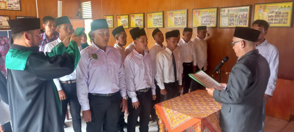 Camat Lantik 15 Anggota BPD Serentak