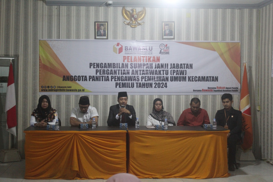Pengambilan Sumpah PAW Anggota Panwaslu Kecamatan
