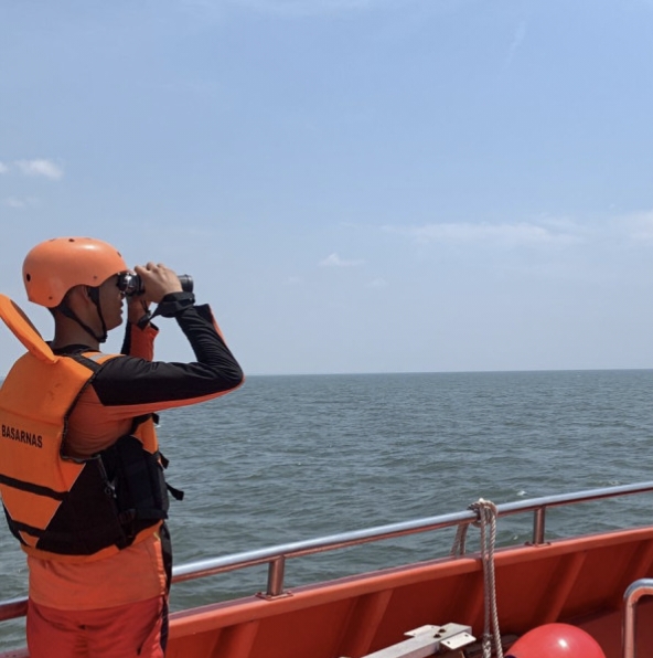 Kapal Muatan Kelapa Tujuan Malaysia Karam, 11 ABK Terjebak