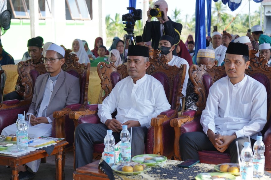 Bupati Inhil Apresiasi Wisuda 10 Santri Penghafal 30 Juz Al-Qur’an di Ma’had Tahfidz Hayatul Qur’an